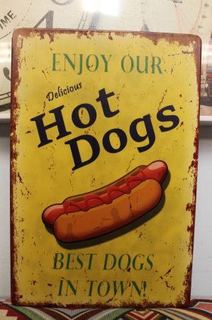 fém kép: Enjoy our hot dogs
