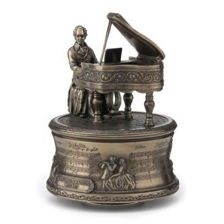 Mozart zenélő szobor 