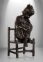 Ülő fiú bronz szobor
